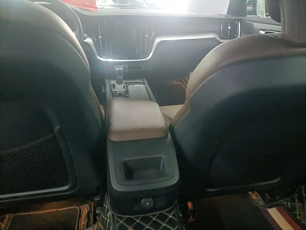 VOLVO  S60