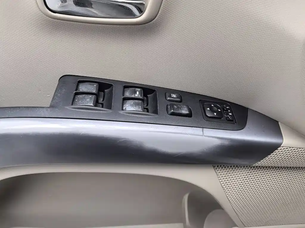 Mitsubishi Outlander (Import) — миниатюра 9
