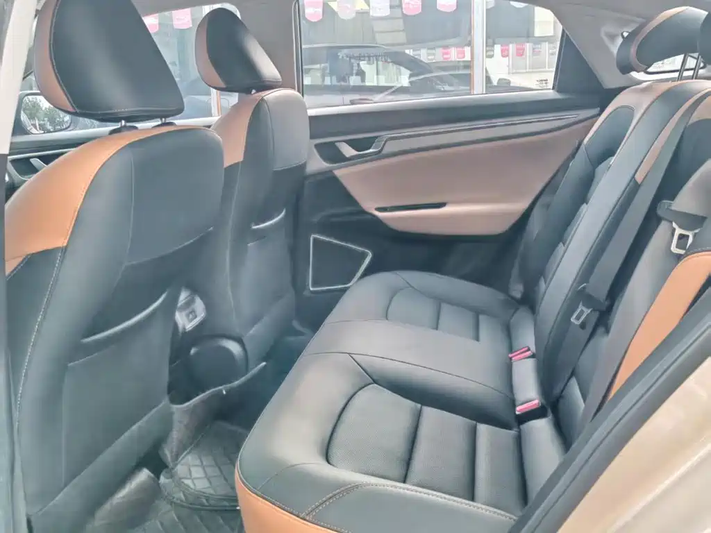 Geely Emgrand GL — миниатюра 5