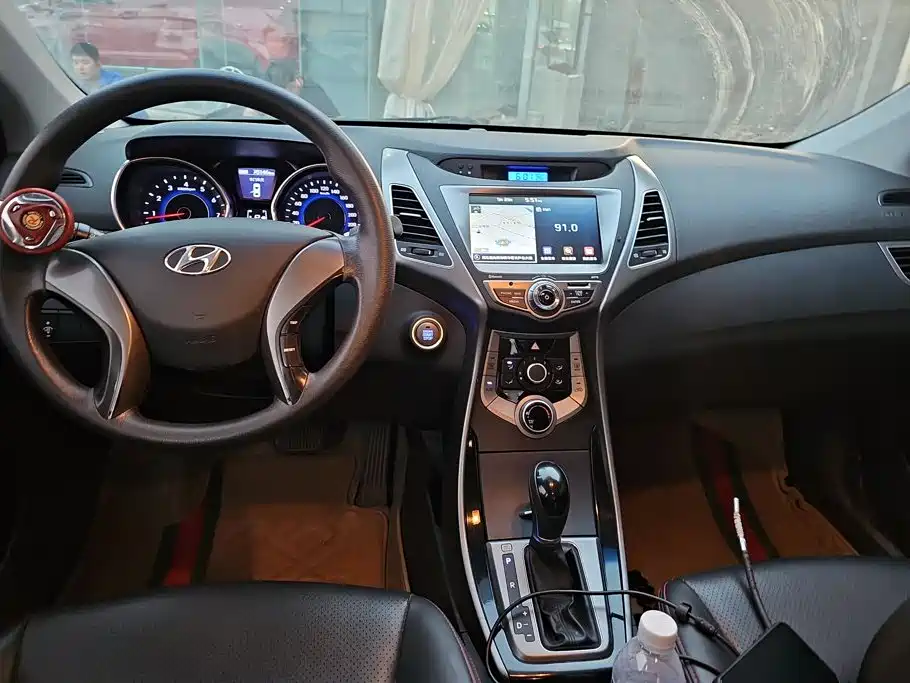 Hyundai Elantra Langdong — миниатюра 12