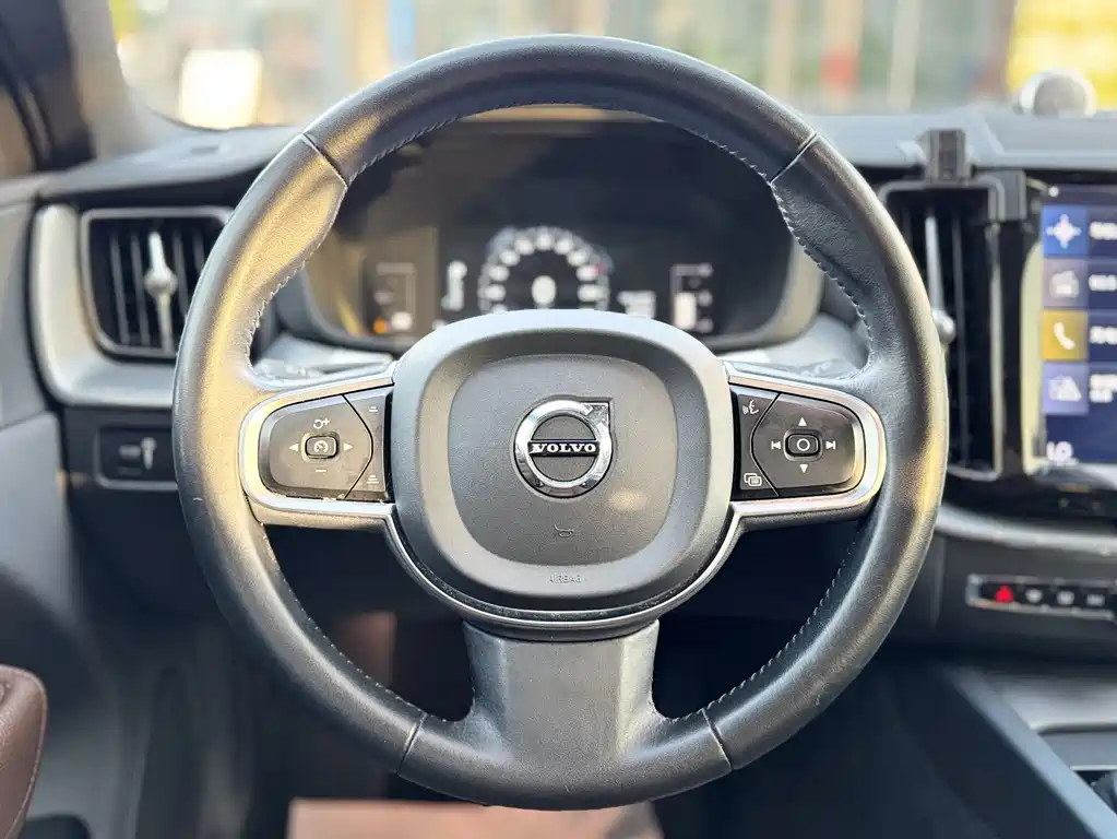 Volvo XC60 — миниатюра 6