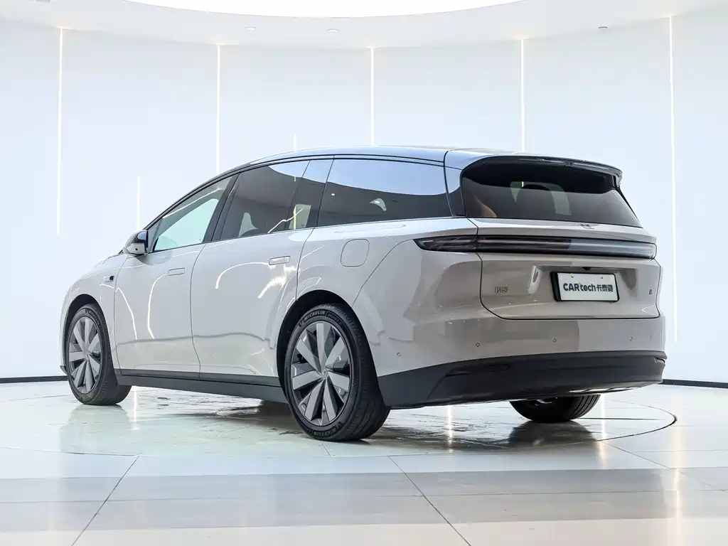 Li Auto i8 2025 Standard