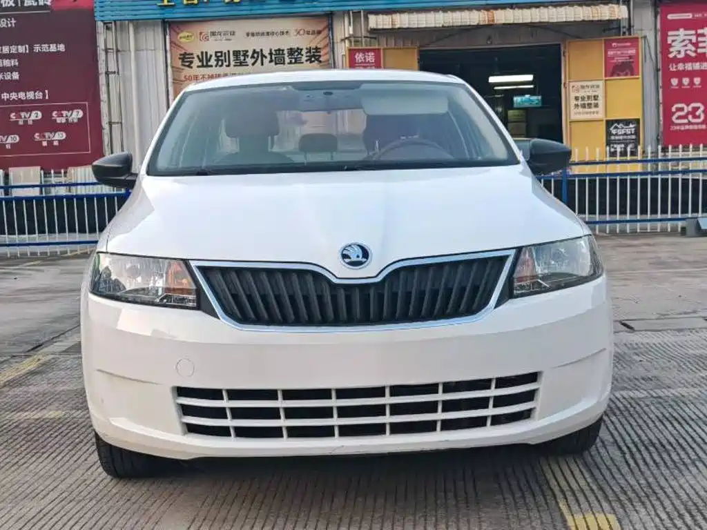 Skoda Rapid — миниатюра 2