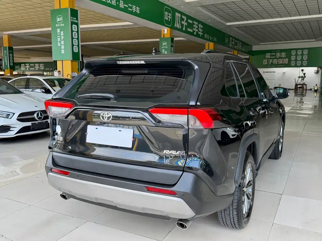 Toyota RAV4 — миниатюра 11