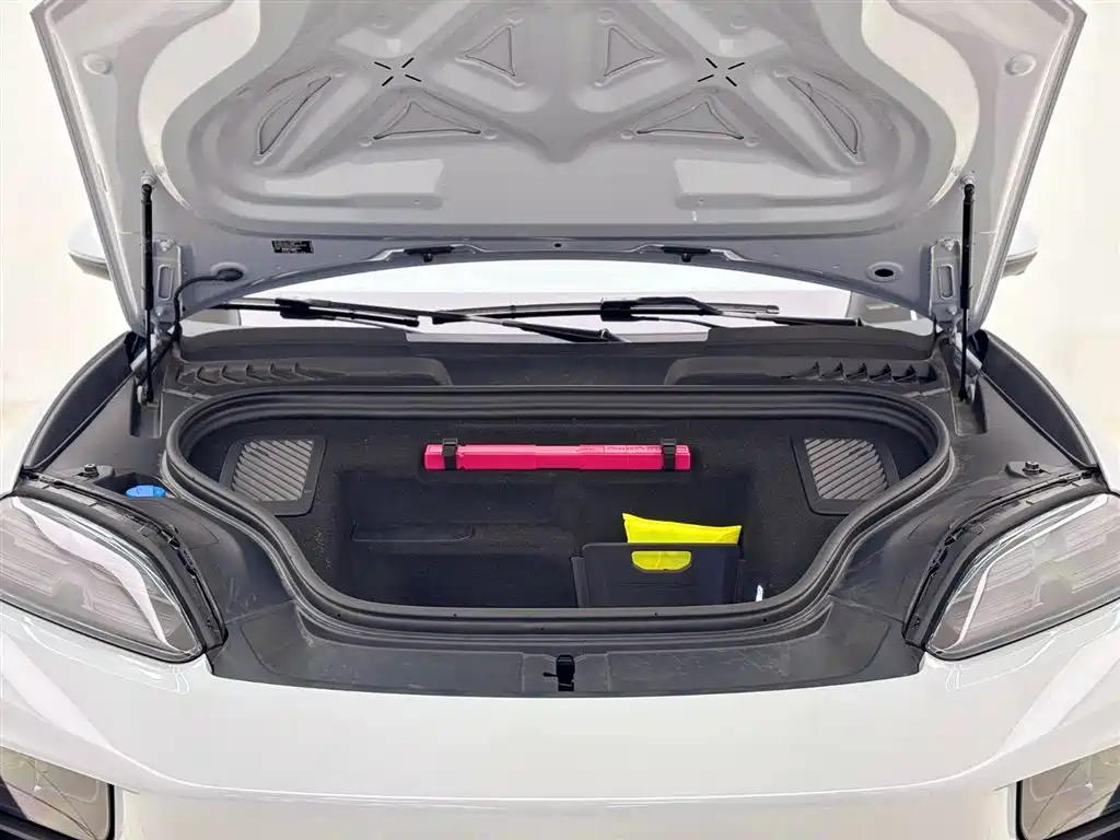 PORSCHE MACAN NEW ENERGY