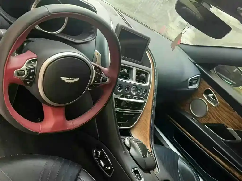 Aston Martin DB11 — фотографии объявления, Фото 6