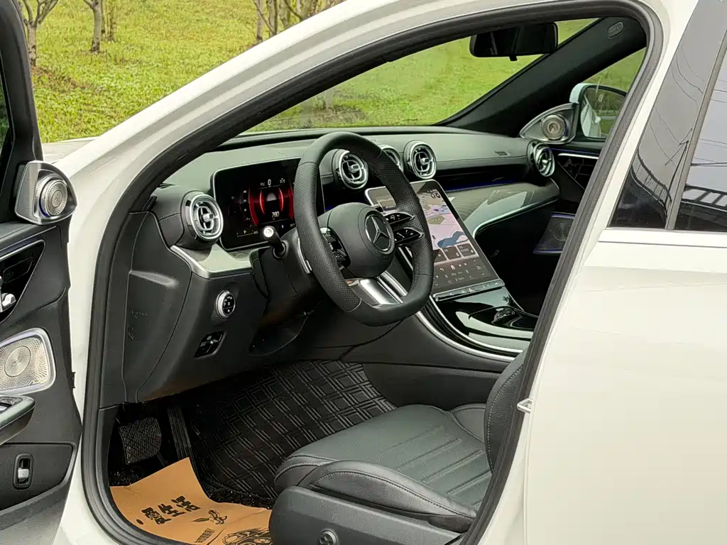 Mercedes-Benz C-Class — миниатюра 8