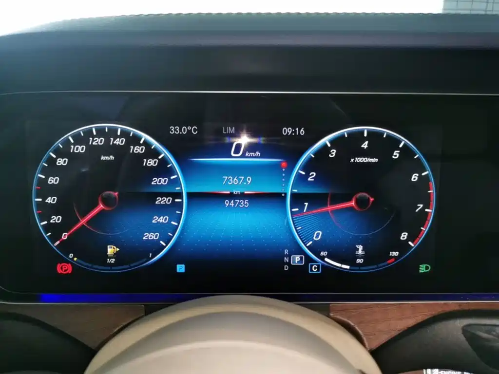 Mercedes-Benz E-Class — миниатюра 12