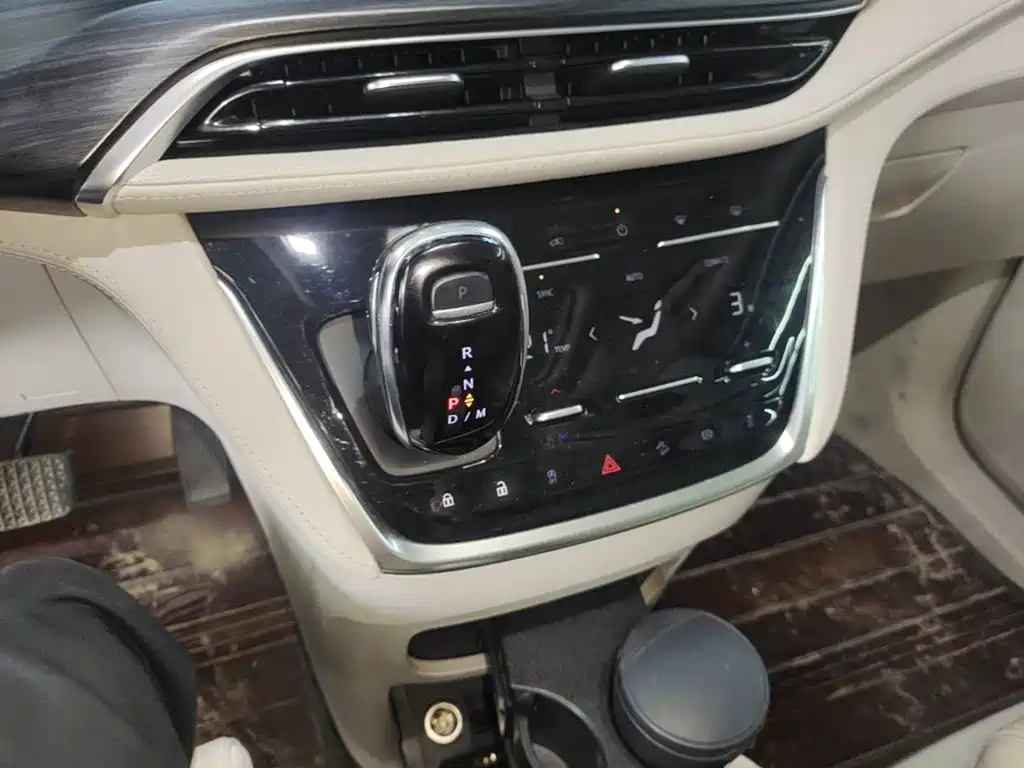 Buick GL8 — миниатюра 14