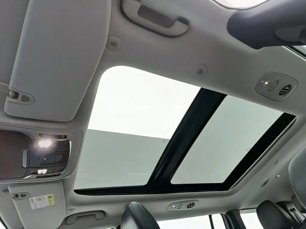 Jeep Grand Commander — миниатюра 14
