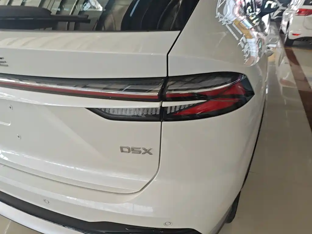Roewe D5X DMH — миниатюра 8