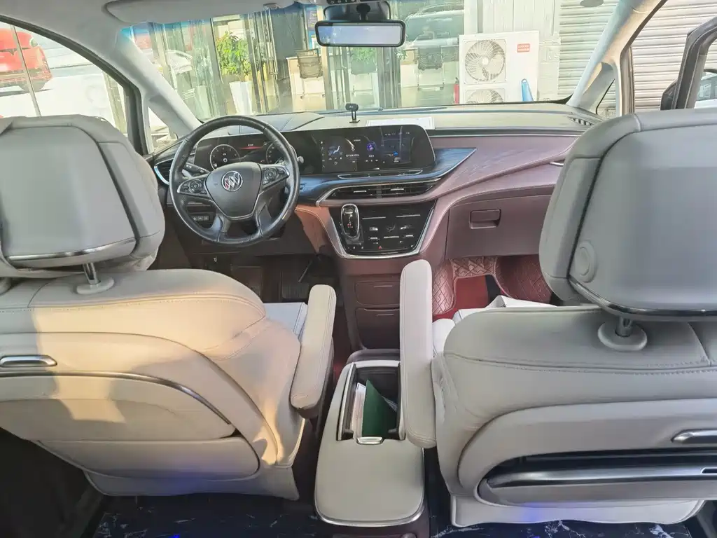 Buick GL8 — миниатюра 8