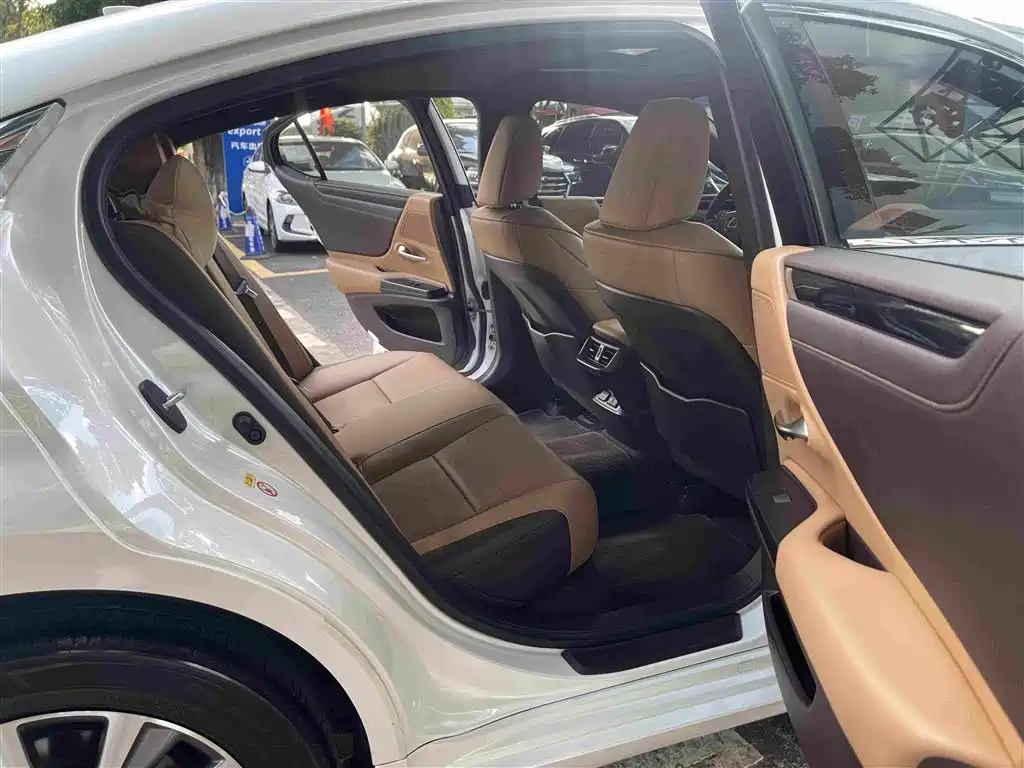 Lexus ES — миниатюра 18