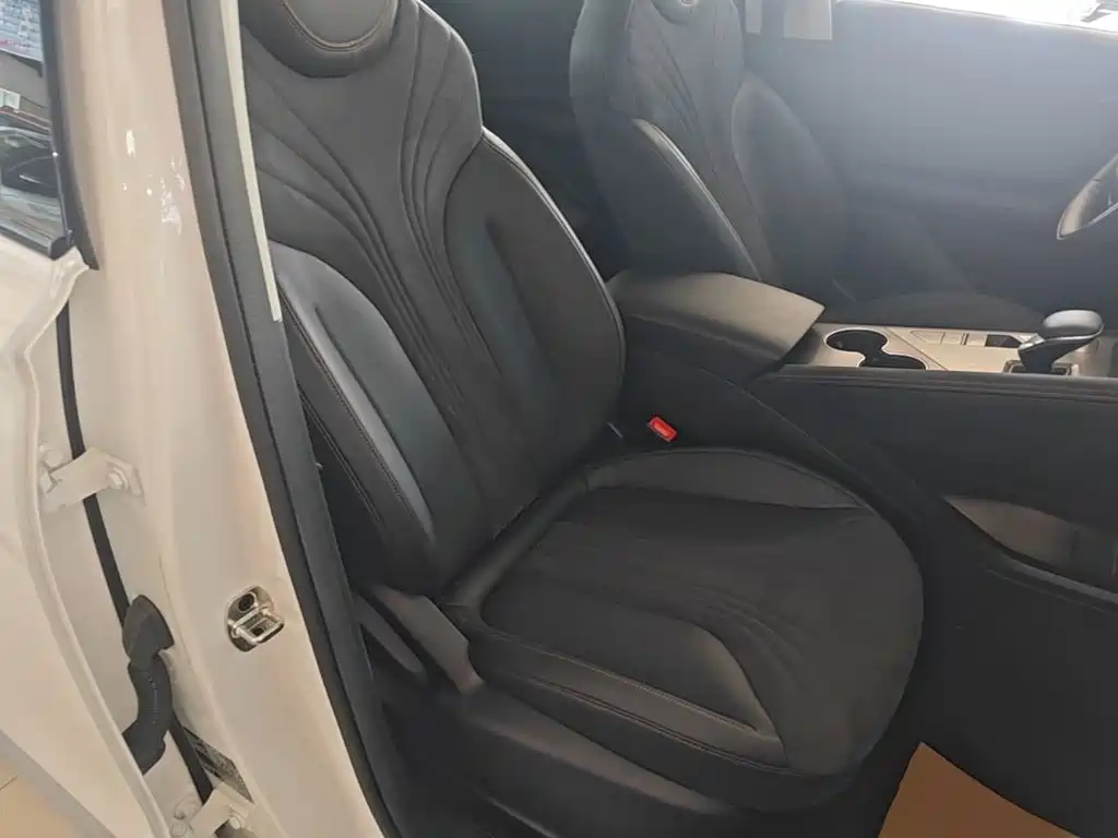 Roewe D5X DMH — миниатюра 25