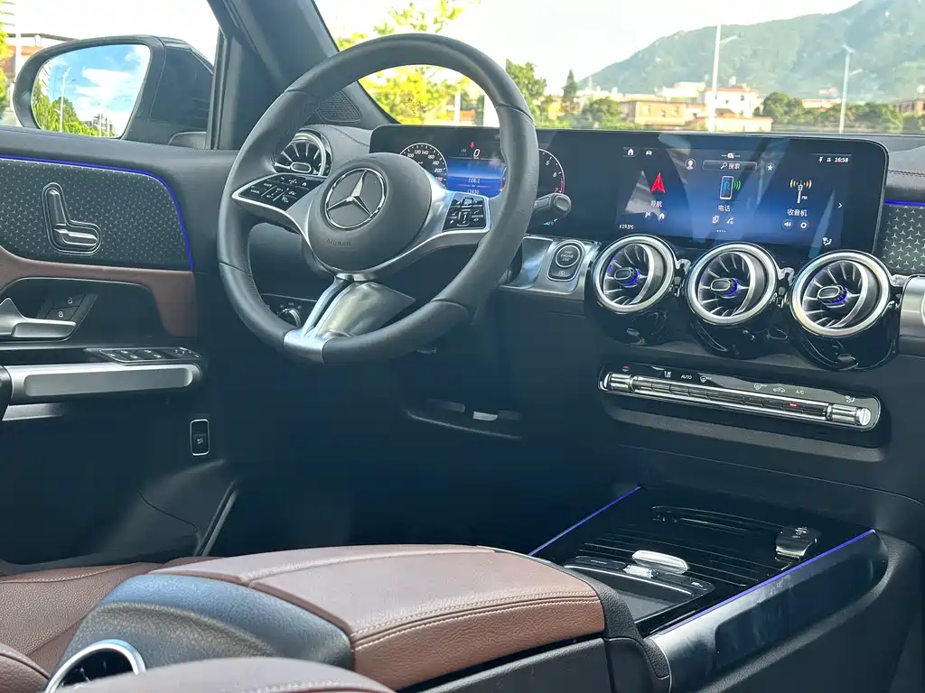 Mercedes-Benz GLB 2024 GLB 220