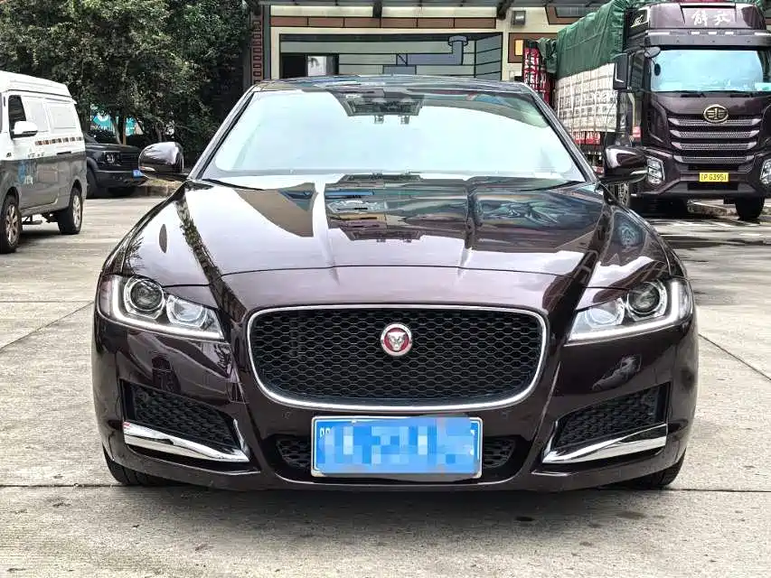 Jaguar XFL