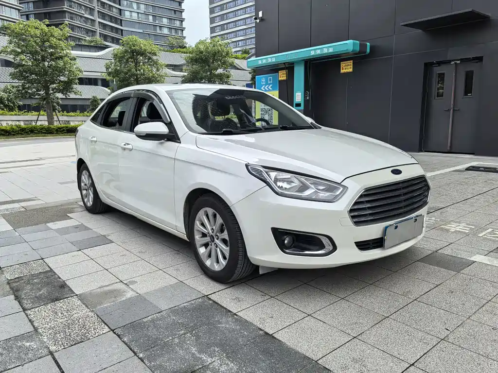 Ford Escort 1.5L Auto Fashion Type, фото 3