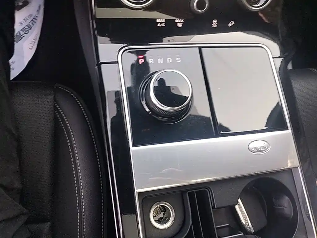 Land Rover Velar — миниатюра 14