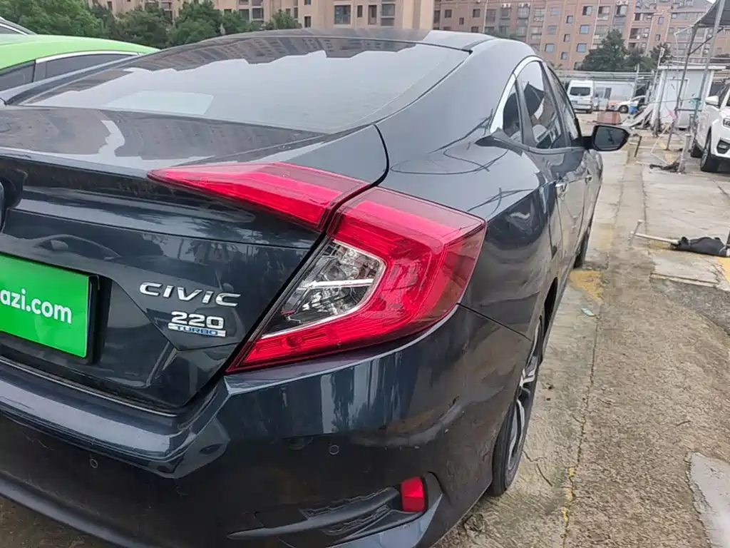 Honda Civic — миниатюра 8