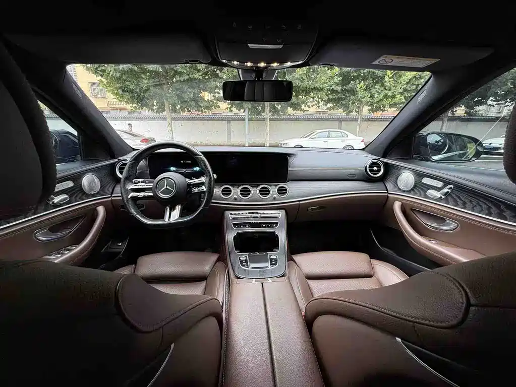 Mercedes-Benz E-Class — миниатюра 5