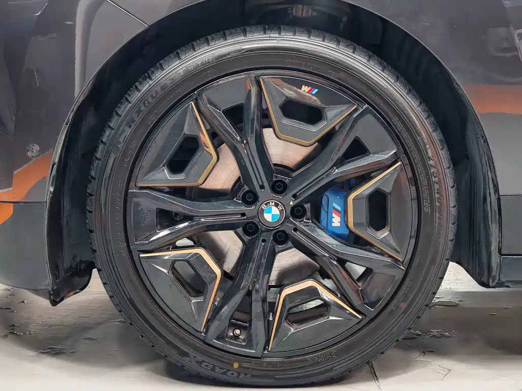 BMW BMW iX M60 — миниатюра 7