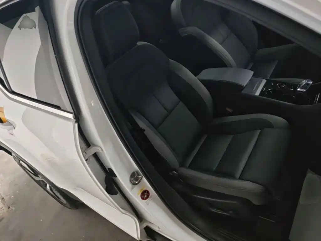 Volvo XC40 — миниатюра 25