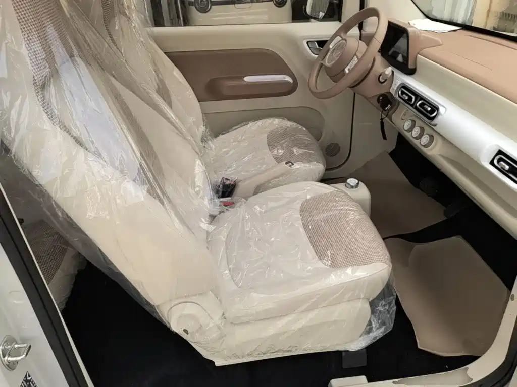 Wuling MINIEV — миниатюра 25