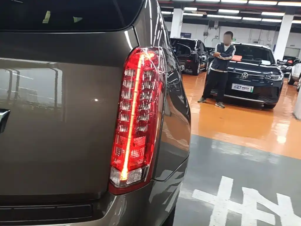 Cadillac SRX — миниатюра 8