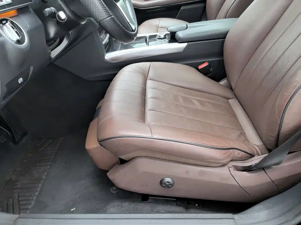 Mercedes-Benz E-Class — миниатюра 20
