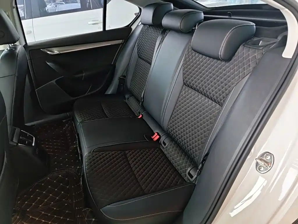 Skoda Octavia — миниатюра 17