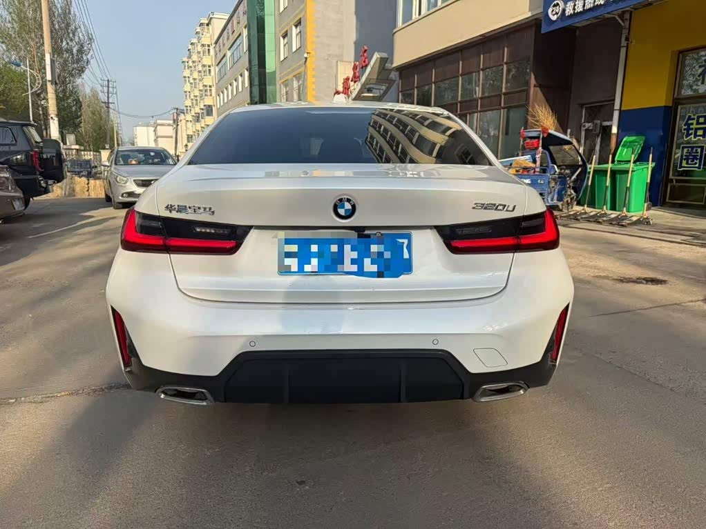 BMW 3 Series 2.0 л 2023 г. Белый, пробег 42000 км