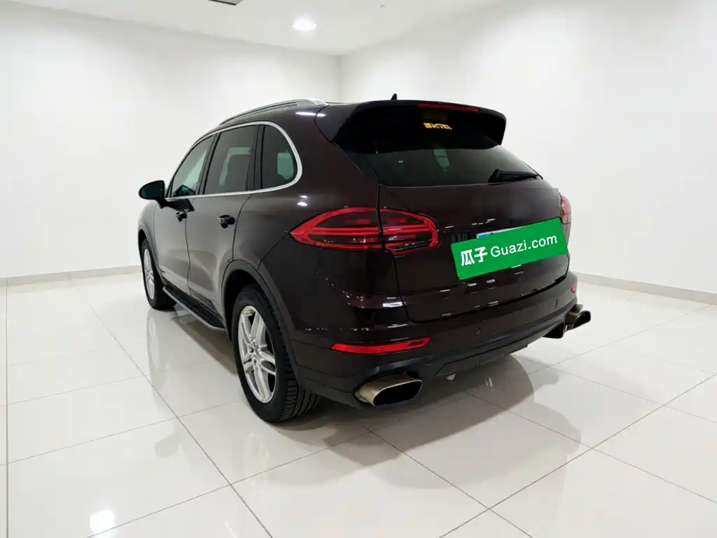 Porsche Cayenne — миниатюра 4