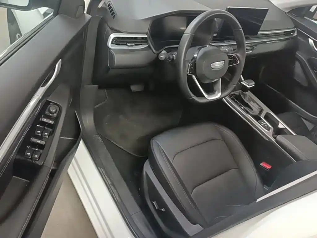 Geely Emgrand — миниатюра 16
