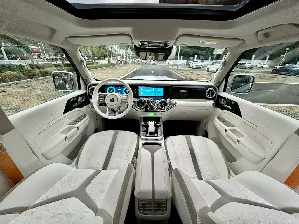 TANK CO CREATION TANK 300