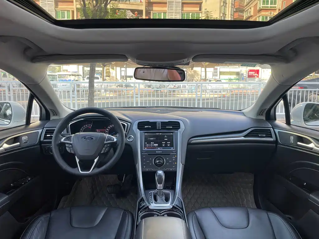 Ford Mondeo — миниатюра 12