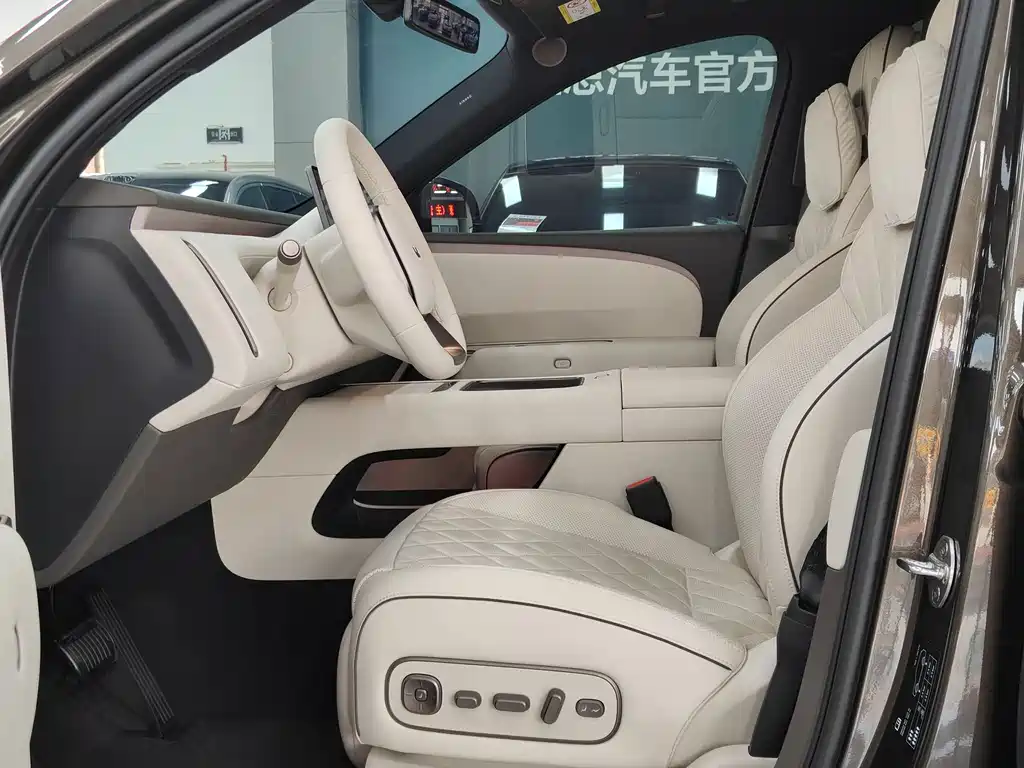 Li Auto Li L8 — миниатюра 2