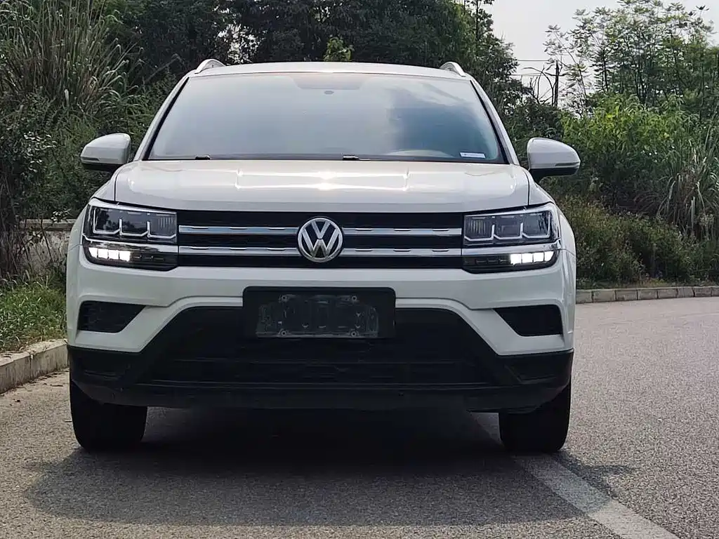 Volkswagen Tharu — миниатюра 2