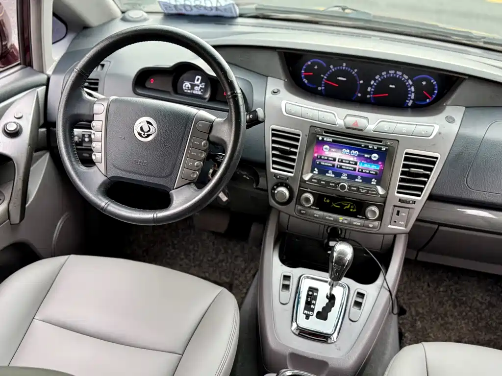 SsangYong Rodius — миниатюра 20