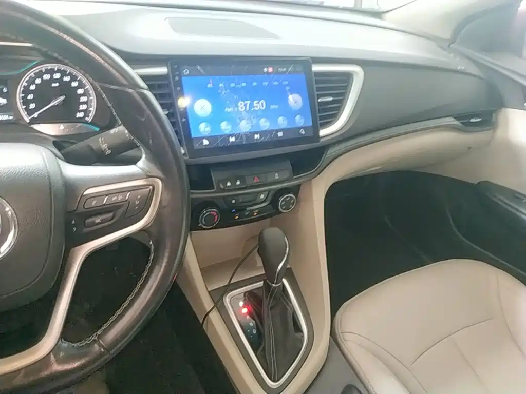 Buick Excelle — миниатюра 13