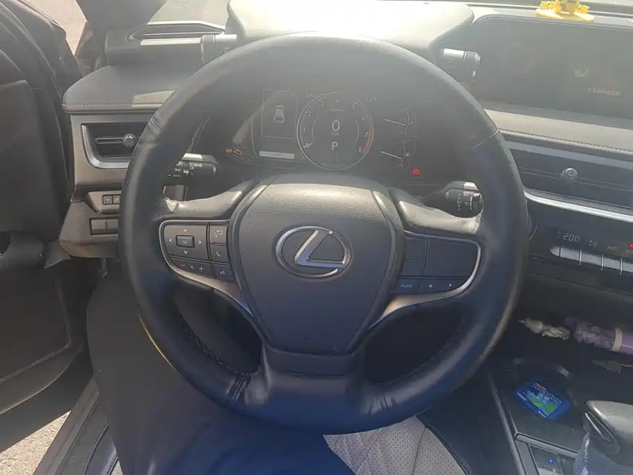 Lexus UX — миниатюра 15