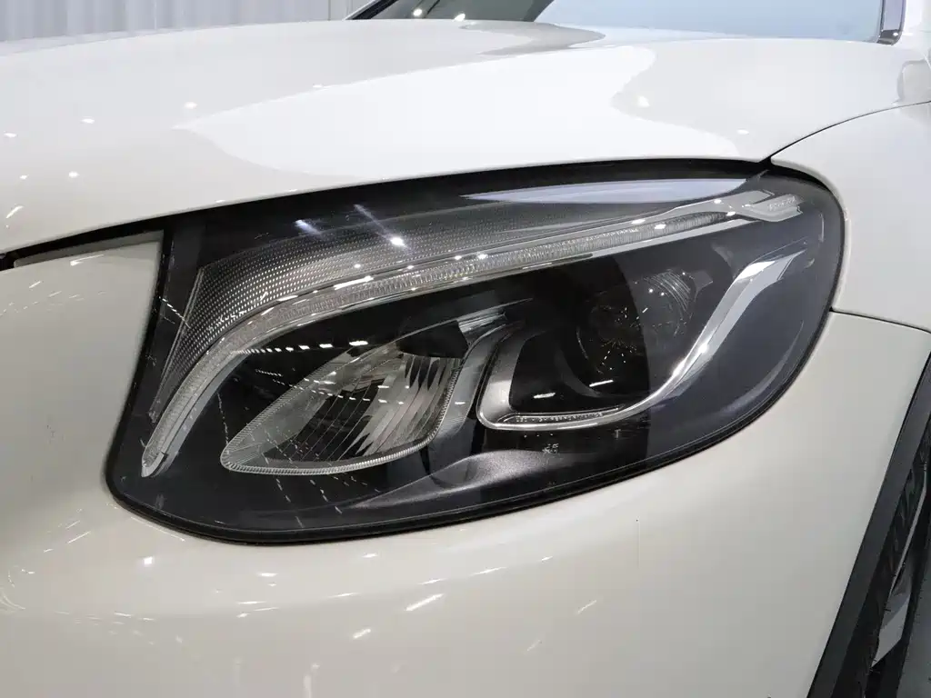 Mercedes-Benz GLC — миниатюра 9