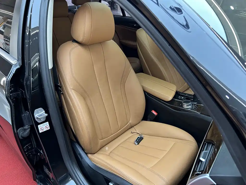 BMW 5 Series — миниатюра 35
