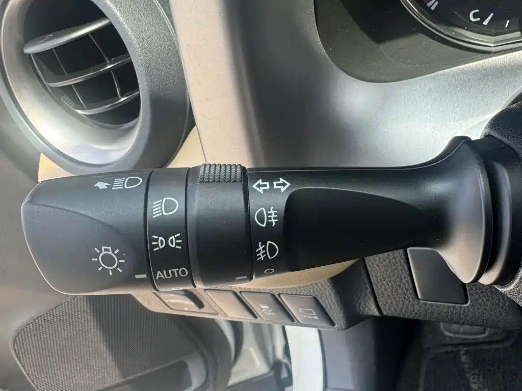 Toyota RAV4 — миниатюра 12