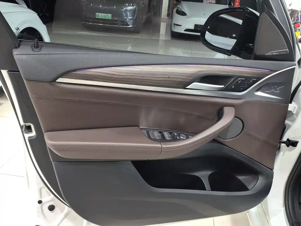 BMW X3 — миниатюра 5