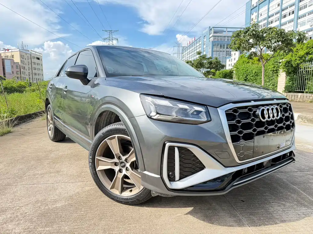 Audi Q2L 2022 35 TFSI Fashion