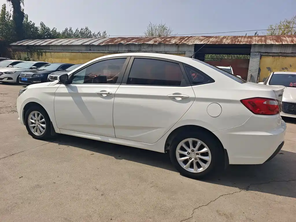 Changan V7 — миниатюра 5