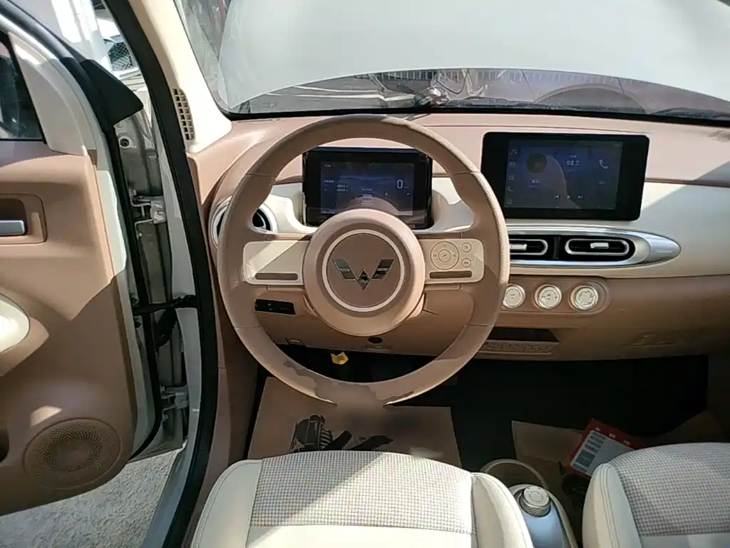 Wuling MINIEV — миниатюра 11