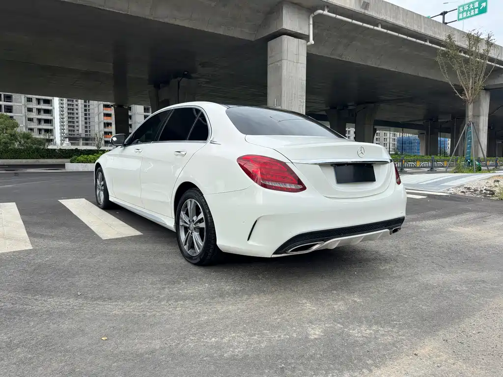 Mercedes-Benz C-Class — миниатюра 7
