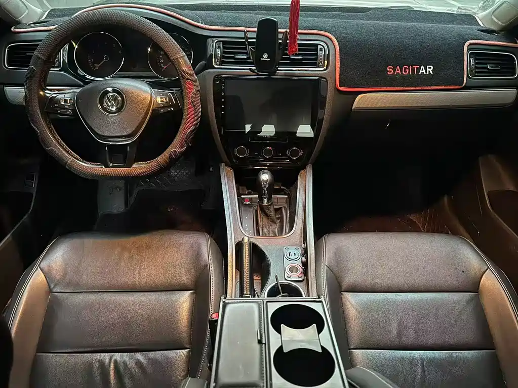 Volkswagen Sagitar — миниатюра 6