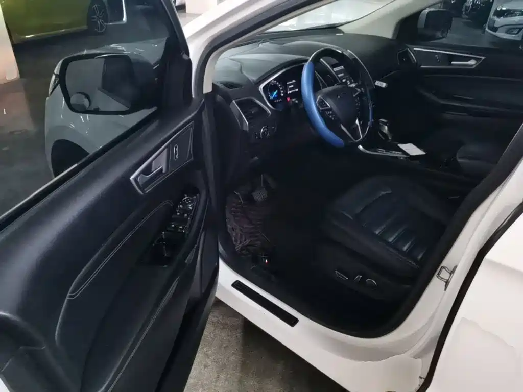 Ford Edge — миниатюра 16